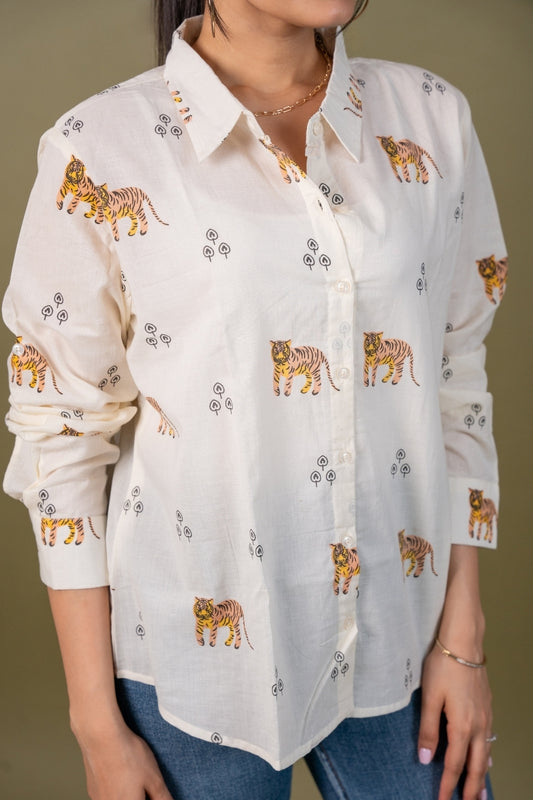 Women cotton white lion printed relaxed fit shirt, detailed view