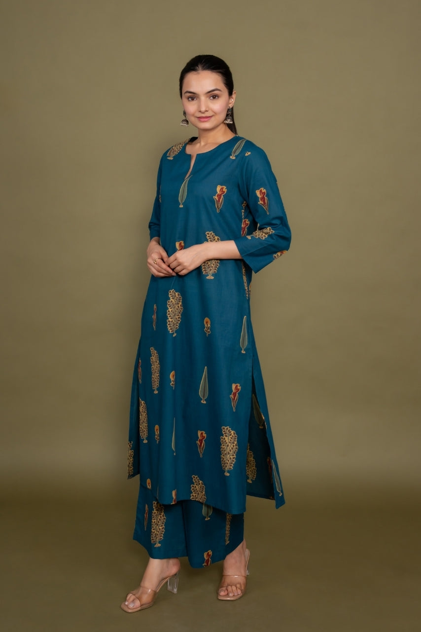 Women blue designer printed floral pure cotton Co-Ord Set, side view 2