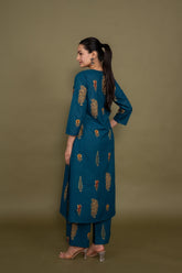 Women blue designer printed floral pure cotton Co-Ord Set, back view
