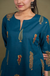 Women blue designer printed floral pure cotton Co-Ord Set, detailed view