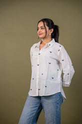 Women cotton white butterfly relaxed fit shirt, side view 2