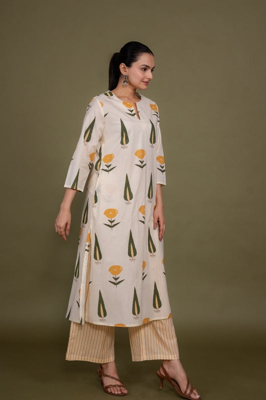 Women cream designer printed floral pure cotton Co-Ord Set, side view