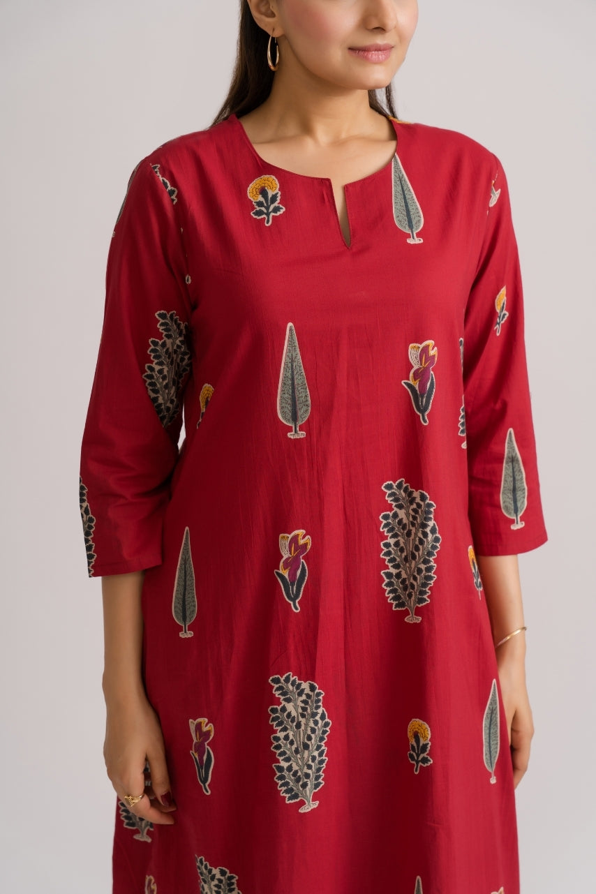 Women wearing red straight kurta with mughal garden block print and matching palazzo – Ekisha