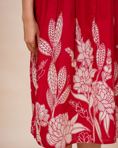 Ekisha's women red floral panel printed V neck pure cotton midi dress, detailed view 2