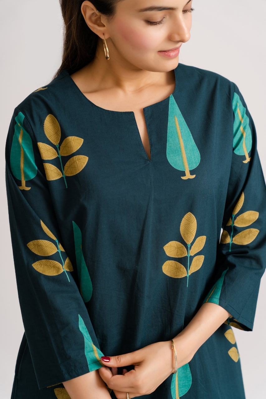 Straight kurta with scattered gold leaf and teal cypress tree block print on deep teal cotton – Ekisha