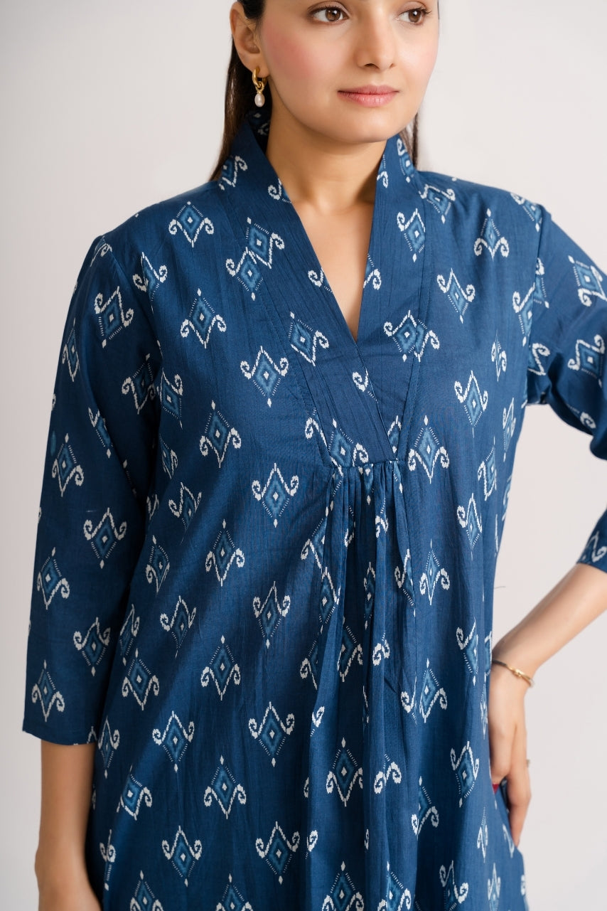 Indigo blue and white ikat diamond print cotton co-ord set – Ekisha ethnic wear