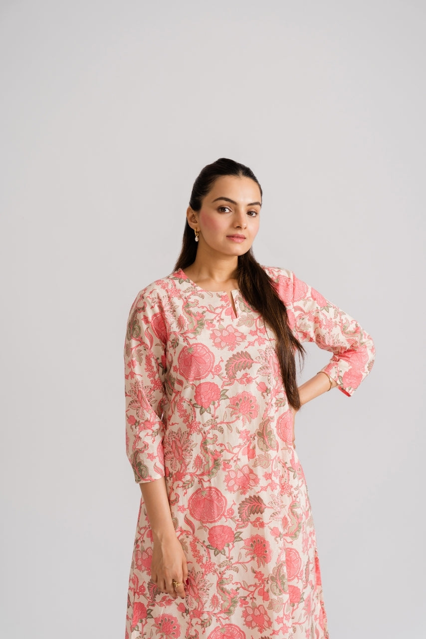 Contrast geometric diamond print straight pants paired with cream floral kurti – Ekisha