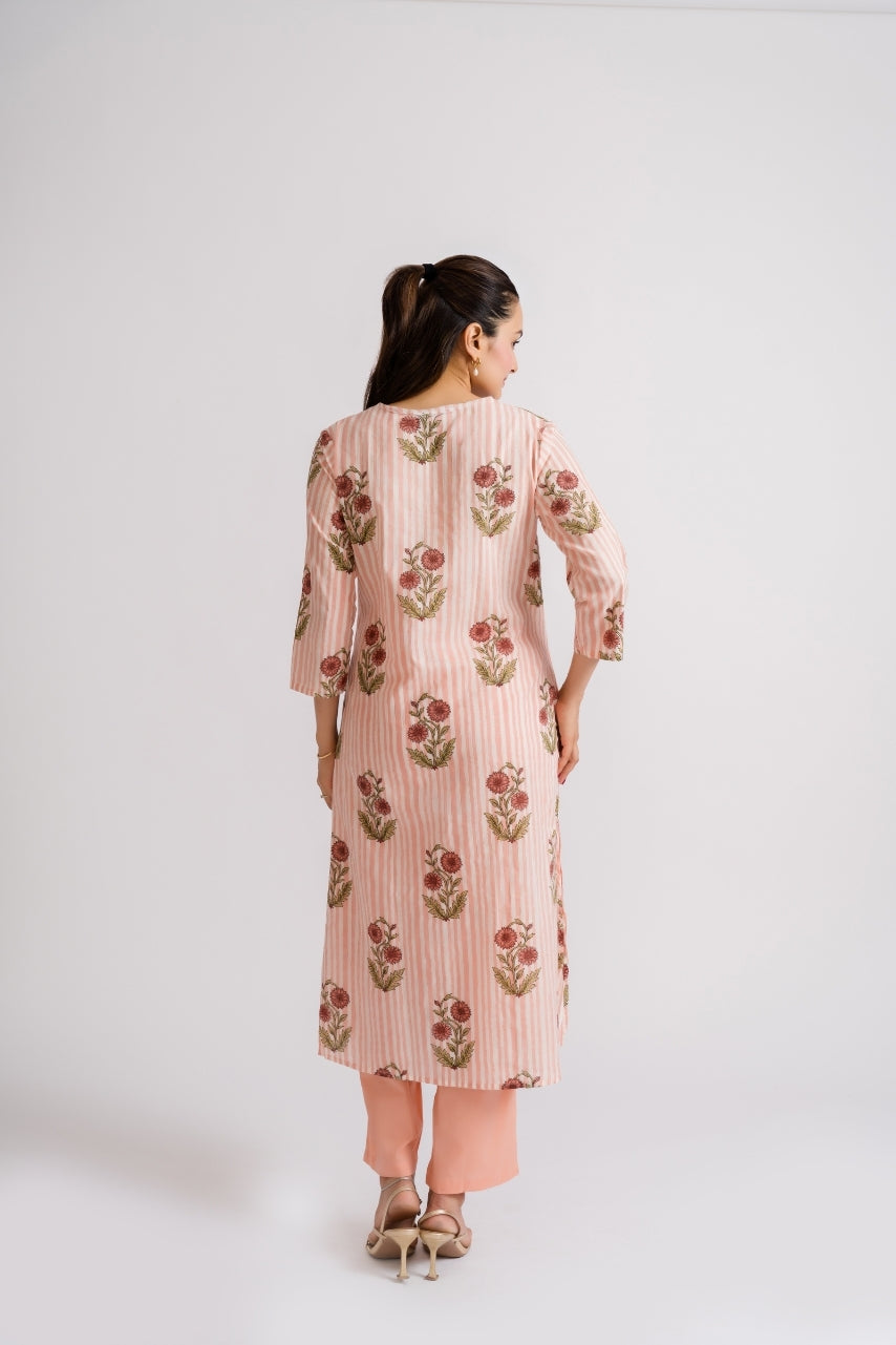 Side slit detail of peach stripe marigold buta print A-line kurti – Ekisha