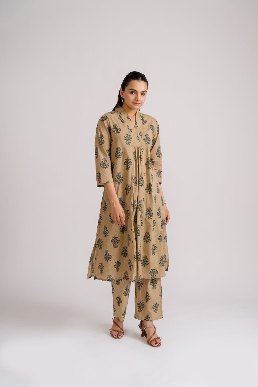 Full length shot of beige black buta block print coord set for women – Ekisha