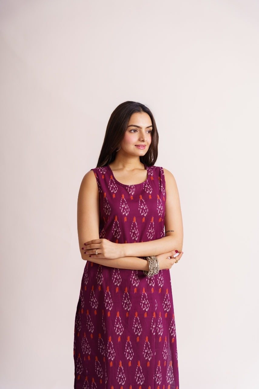 Magenta ikat print sleeveless kurta with matching pants
