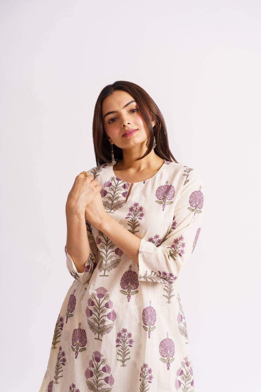 Women's cream kurti keyhole neckline and collar detail