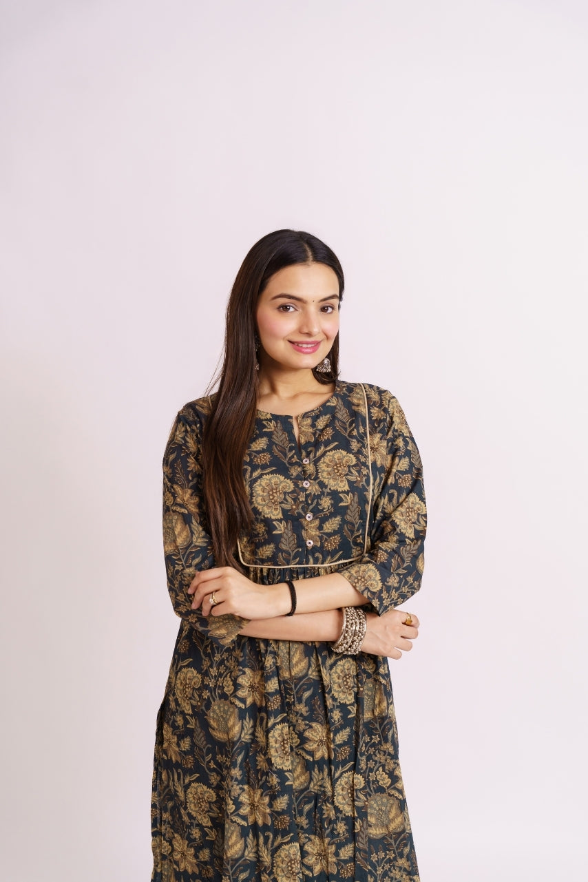 Pure cotton ethnic co-ord set with notched round neckline