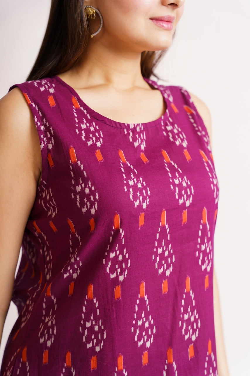 Women's magenta ikat kurta set round neckline detail