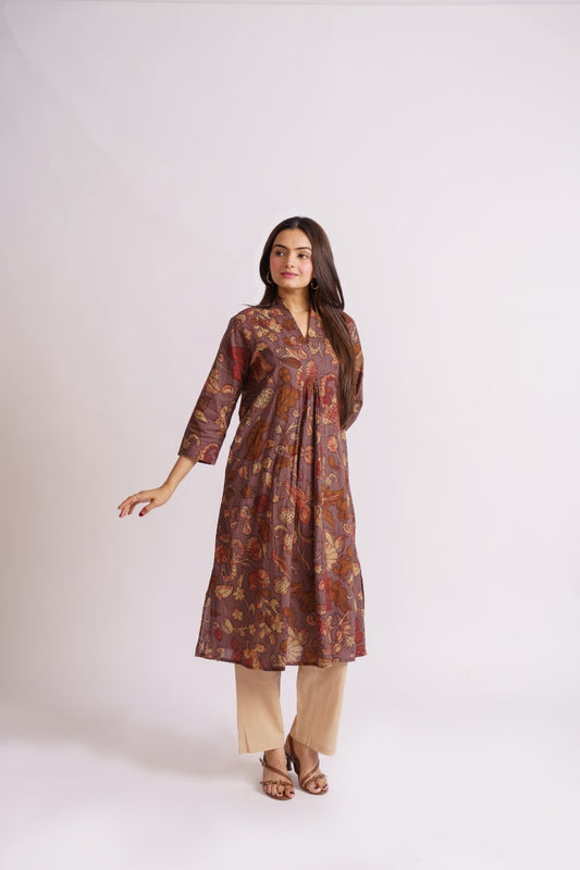Woman wearing mauve floral print cotton co-ord set, front view