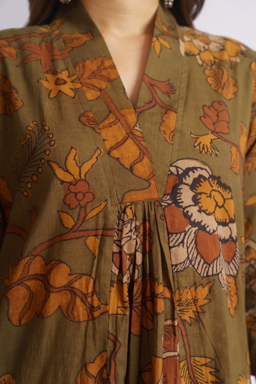 Women's olive kurta set V-neck and pleat detail