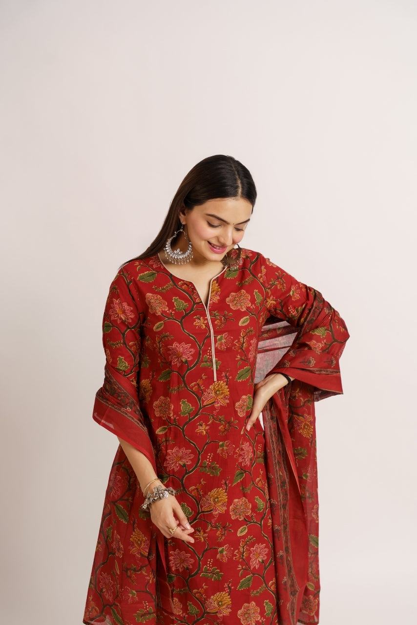 Red cotton printed kurta set with dupatta for women side view