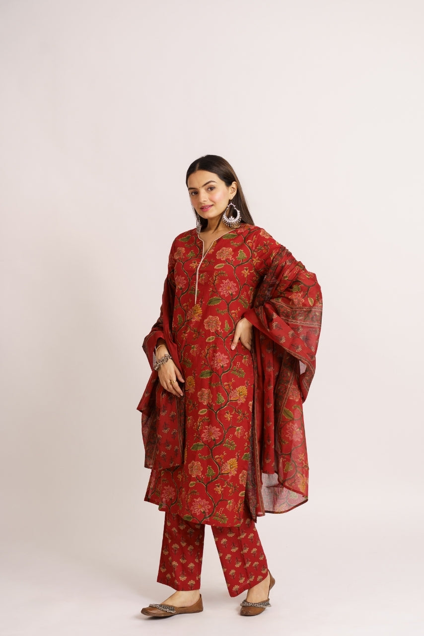 Straight cut red kurta with contrast piped neckline and long sleeves