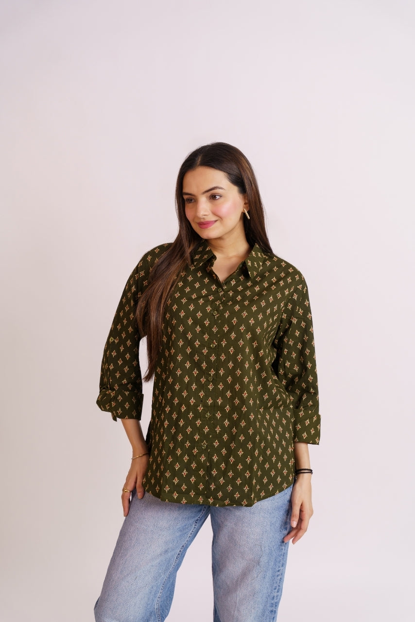 Cotton printed shirt paired with denim for casual outfit
