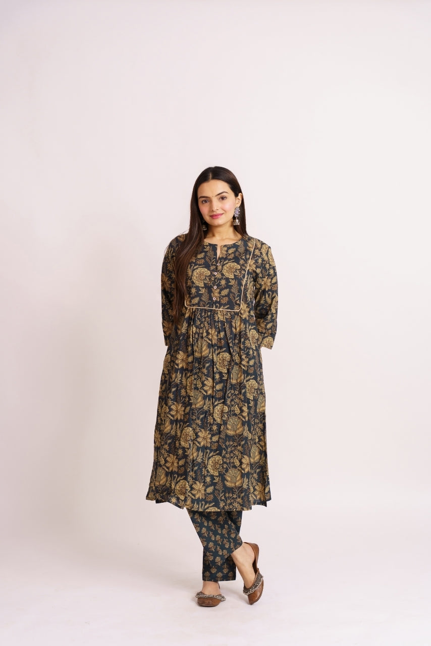 Three-quarter sleeve detail on kalamkari printed cotton kurta