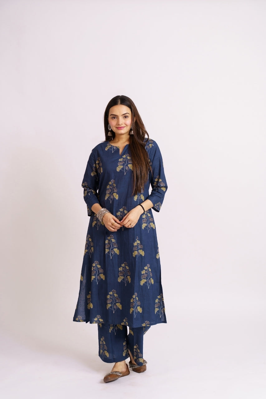 Pure cotton ethnic co-ord set with notched round neckline