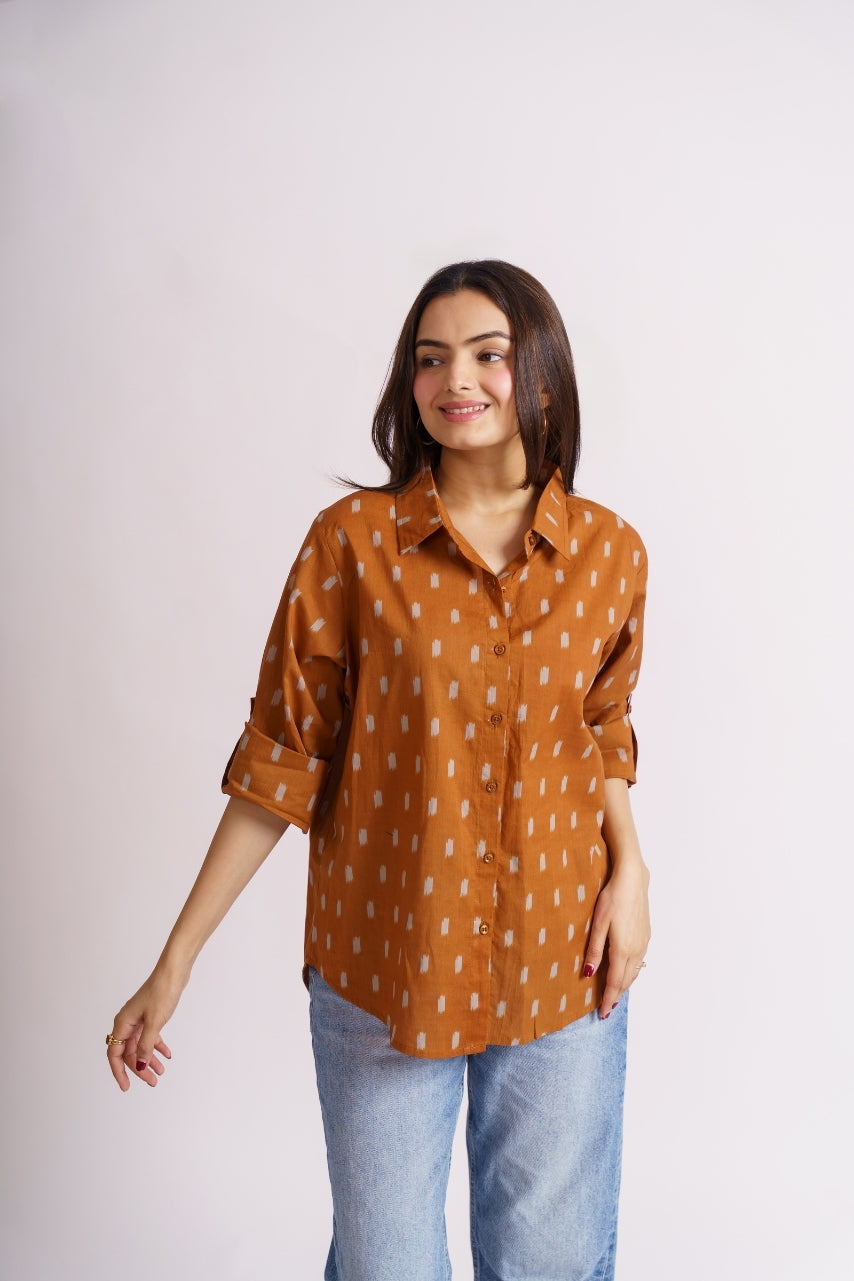 Women's casual button-down shirt collar and placket detail