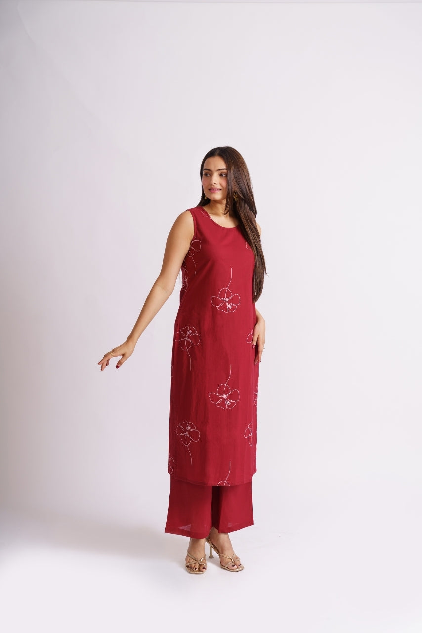 Maroon floral outline print detail on cotton kurti