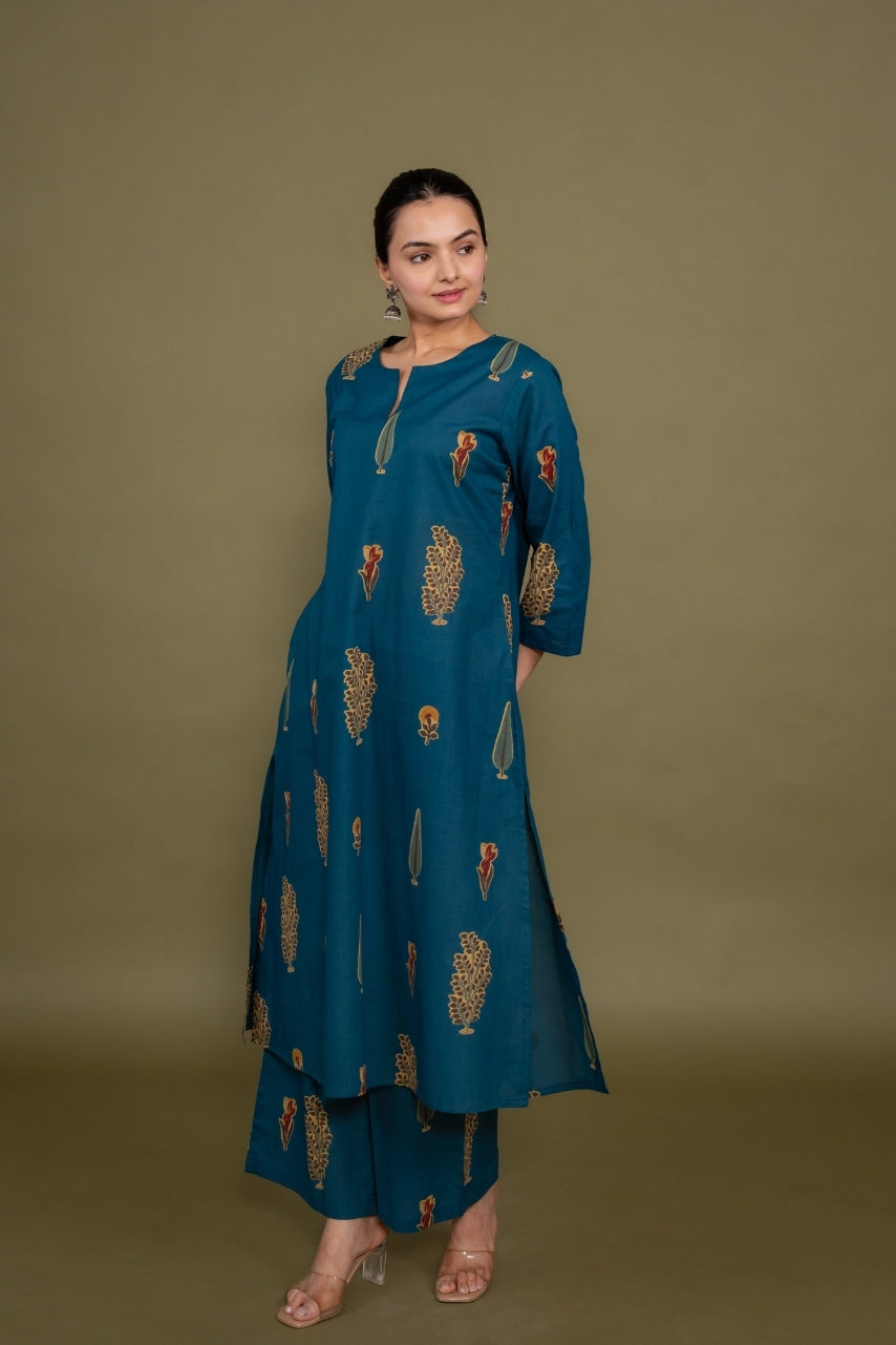 Women blue designer printed floral pure cotton Co-Ord Set, side view