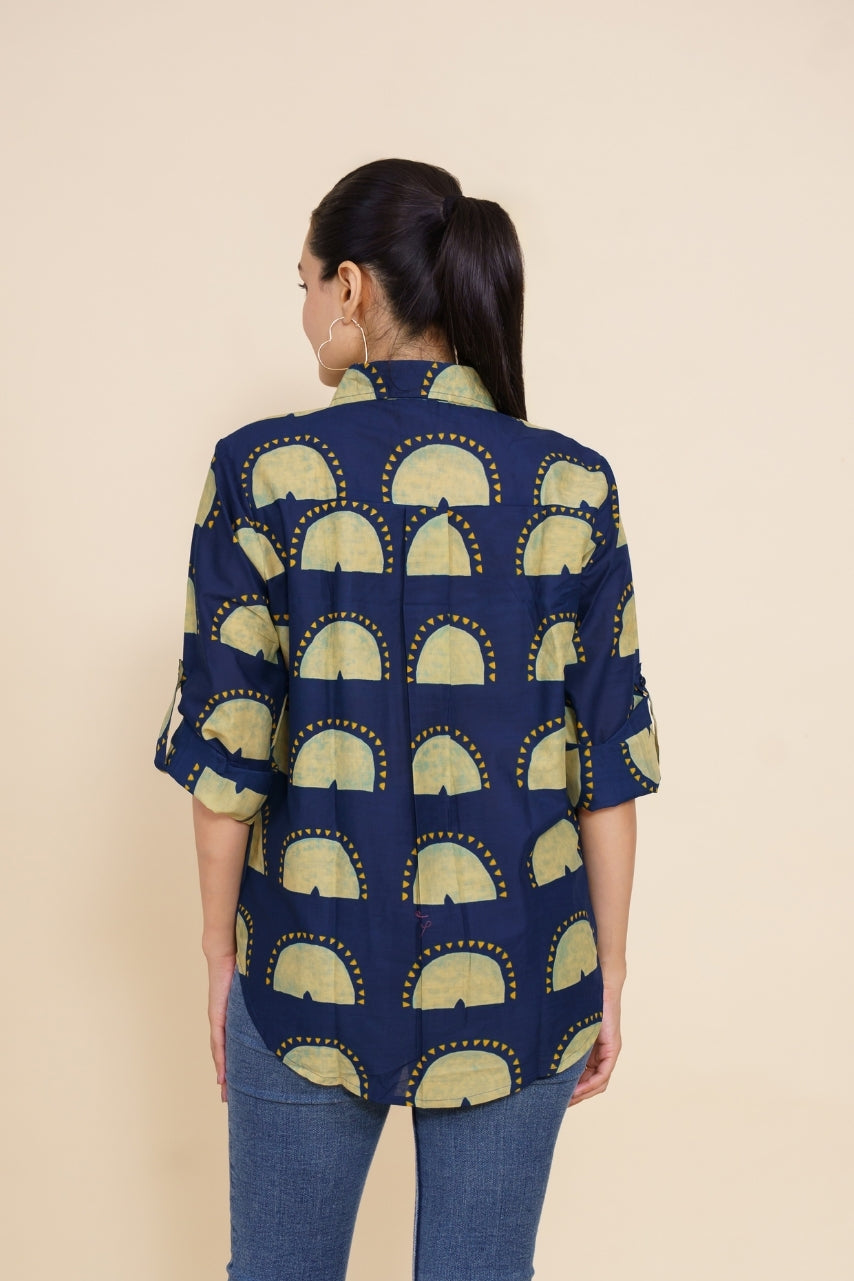 Women Pure Cotton blue abstract printed relaxed fit shirt, back view