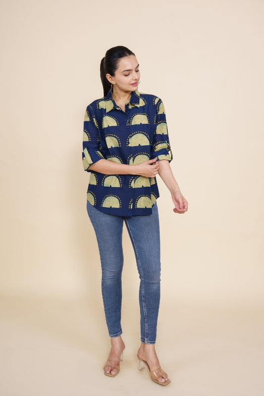 Women Pure Cotton blue abstract printed relaxed fit shirt, front view 4