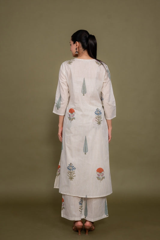 Women white lines designer printed floral pure cotton Co-Ord Set, back view