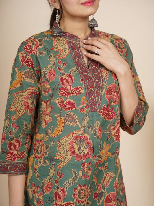 Ekisha's women green designer lace printed cotton tunic top short kurti, front view