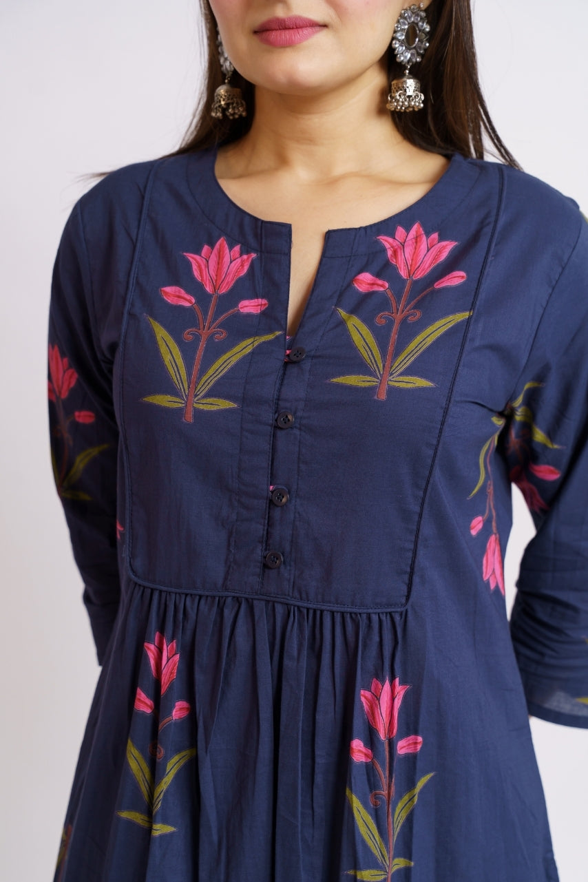 Three-quarter sleeve cuff detail on floral printed cotton kurta