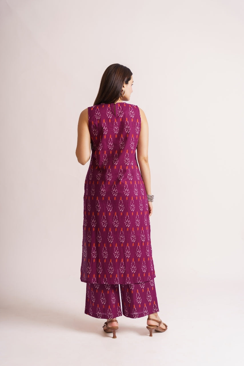 Complete magenta ikat two-piece sleeveless kurta set
